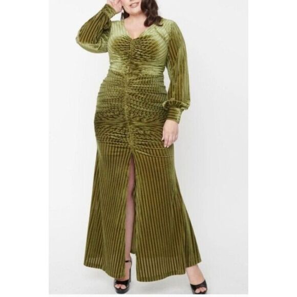 Unique Vintage  Dress Plus Size 3XL/20 Moss Green Embossed Velvet Barrie Maxi - Picture 1 of 16